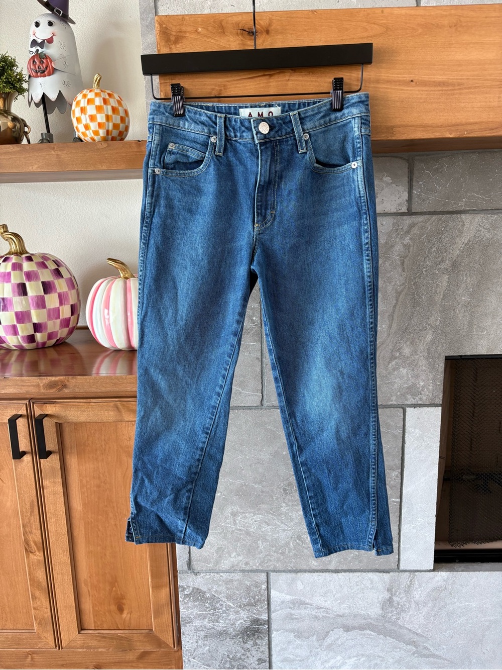 AMO Mid-Blue capri Cropped Straight Jeans